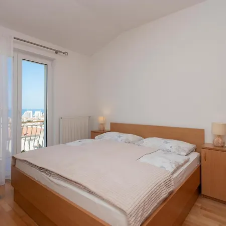 Apartment Beautiful In With Wi-fi Makarska