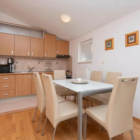 Beautiful In With Wi-fi Apartment
