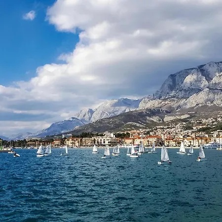 Apartment Beautiful In With Wi-fi Makarska
